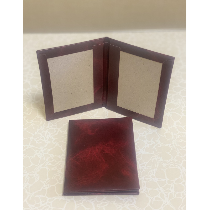 Заготівля для посвідчення (10*7см) м`яка вертикальна (посвідчення бордове) Заготівля для посвідчення (10*7см) м`яка вертикальна (посвідчення бордове)