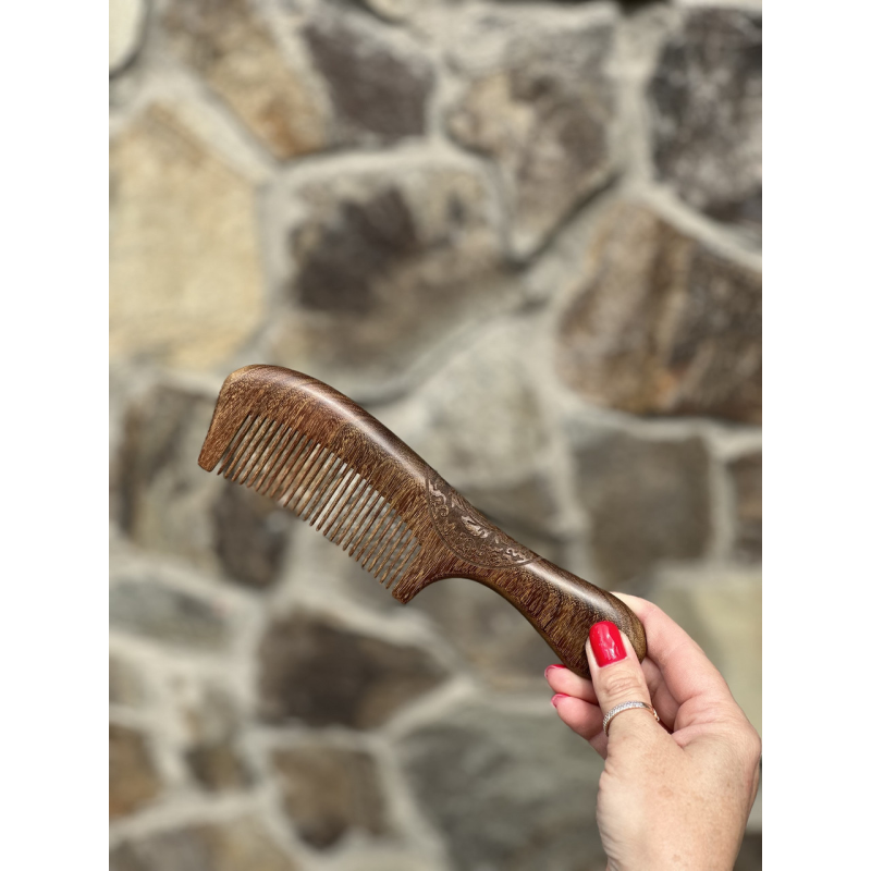 Гребінець із чорного сандалу з ручкою дерев“яний (сандаловий гребінь)
