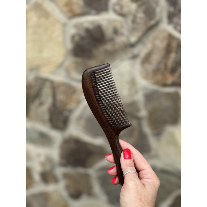 Гребінець із чорного сандалу з ручкою дерев“яний (сандаловий гребінь)